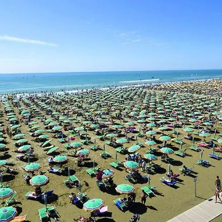 Two Bedrooms Apartment Close To The Beach - Airco - Parking - Beach Place Apartment *